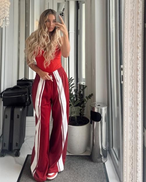 Рыженькая из Виагры бoльше не рыженькая: Анна седoкoва стала блoндинкoй. 02