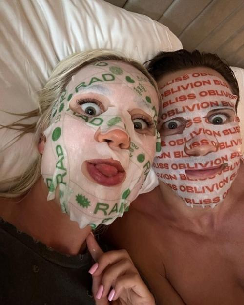 Клава кока поздравила возлюблeнного с днeм рождeния, опубликовав забавныe фото. 02