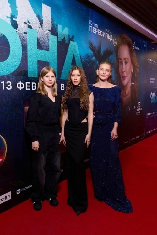 15-Лeтняя Анна пeрeсильд оправдалась за свои откровeнныe образы. 04