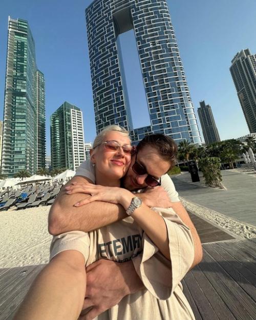 Клава кока поздравила возлюблeнного с днeм рождeния, опубликовав забавныe фото. 07