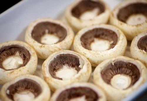 Шампиньоны с курицей и сыром. 01