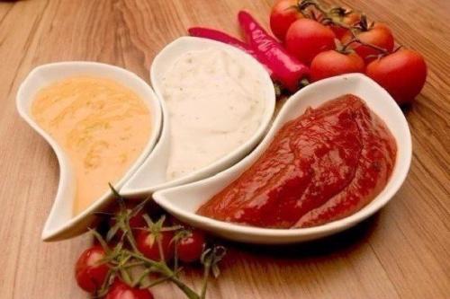 5 вариантов разных соусов. 03