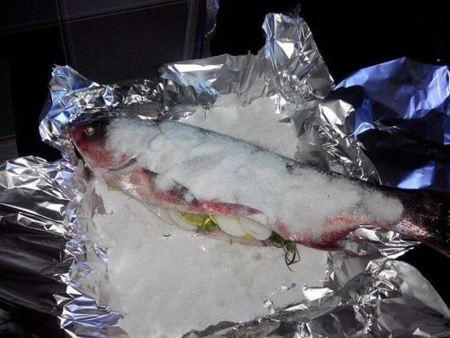 Толстолобик в духовке.  Многим не верится, что рыба, запеченная в большом количестве соли, получится идеальной по вкусу. 01 Толстолобик в духовке.  Многим не верится, что рыба, запеченная в большом количестве соли, получится идеальной по вкусу. 01