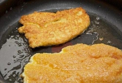 Куриные шницели.  Ингредиенты: 04 Куриные шницели.  Ингредиенты: 04