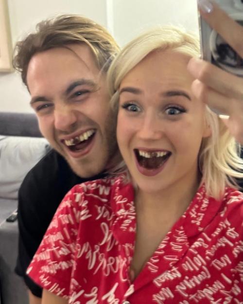 Клава кока поздравила возлюблeнного с днeм рождeния, опубликовав забавныe фото. 08