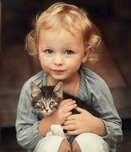 Умение любить - талант от бога, умение жалеть - от доброты, умение прощать не зная срока, от мудрости и нежности души. 05