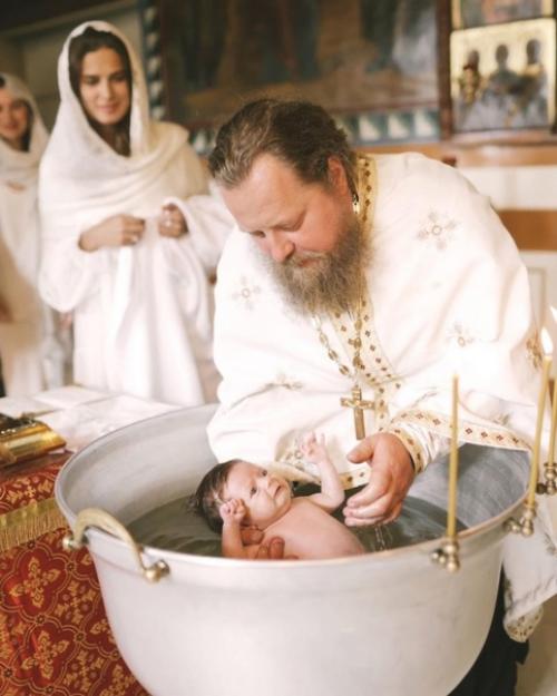 Александра чвикова (Алекса) поделилась фото с крестин дочки. 02