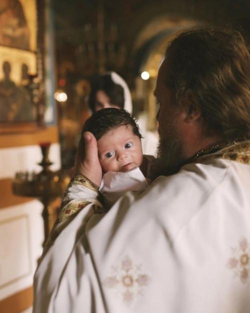 Александра чвикова (Алекса) поделилась фото с крестин дочки. 05