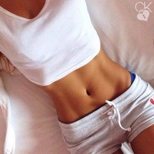 Мы убираем лишнее с живота, боков и низа спины. Мы убираем лишнее с живота, боков и низа спины.