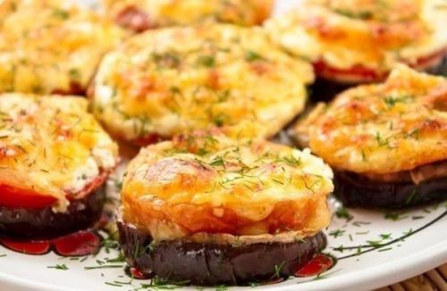 Запеченные баклажаны с грибами. Запеченные баклажаны с грибами.