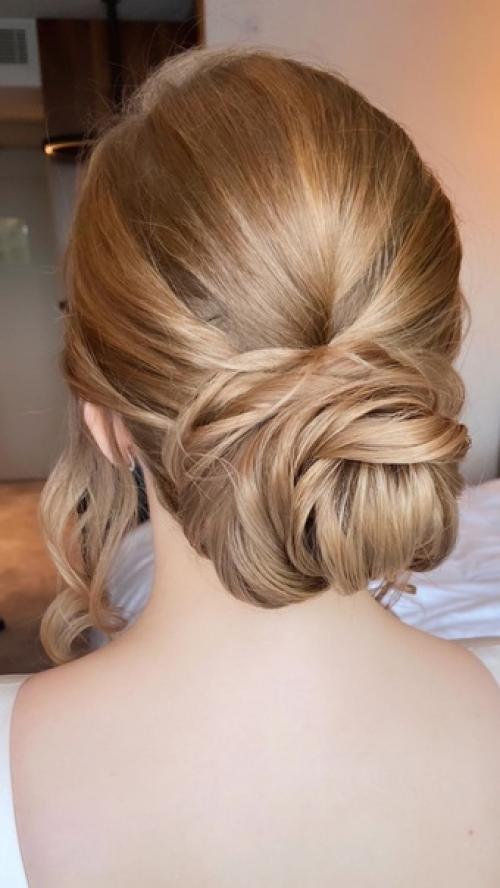 Меня зовут Анастасия, с удовольствием подготовлю вас к важному событию: вечеринка, корпоратив, свадьба, свидание и т. д. 06