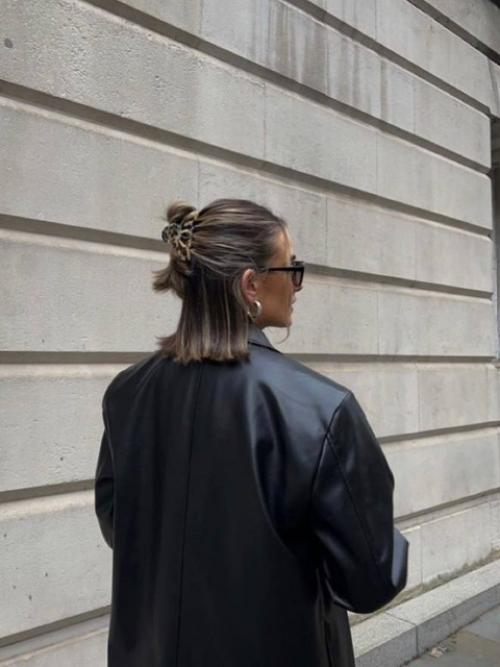 Крабик на волосах, конечно, не новый тренд, но все же он остается с нами! 01