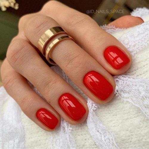 Маникюр с минималистическим дизайном всегда об элегантности образа говорит. 01