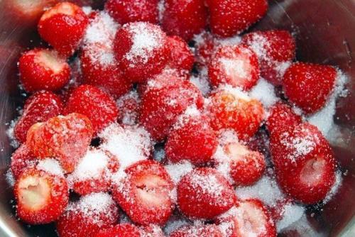 Торт Клубника.  Ингредиенты: 04