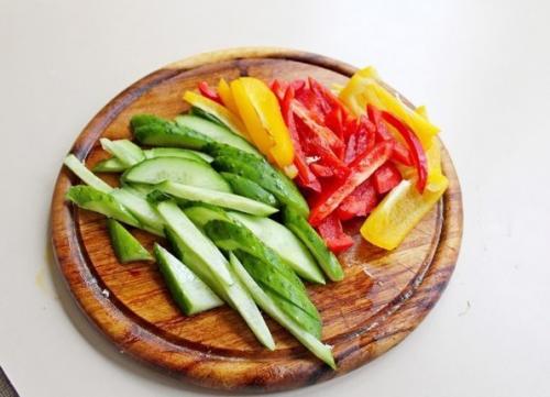 Салат с куриной грудкой, овощами и йогуртом. 03 Салат с куриной грудкой, овощами и йогуртом. 03