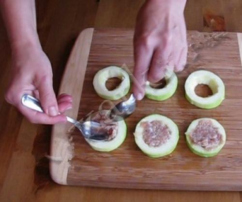 Фаршированные кабачки, жаренные в кляре. 02 Фаршированные кабачки, жаренные в кляре. 02