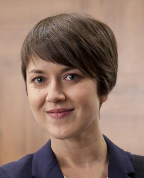 Анна кузина в 41 выглядит лучше, чем некоторые в 18. 01