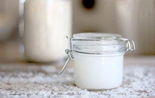 Совет дня. 

Делайте это раз в неделю - и ваше лицо будет выглядеть на 10 лет моложе.

