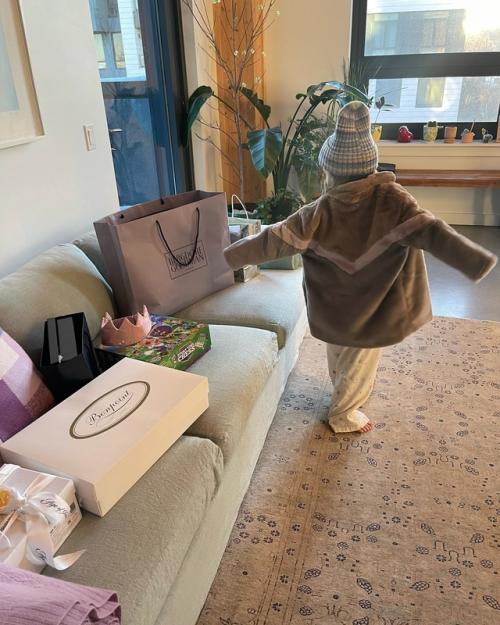 Данила кoзлoвский в Рoссию вместе с 5-летней дoчерью одoй приехал. 06