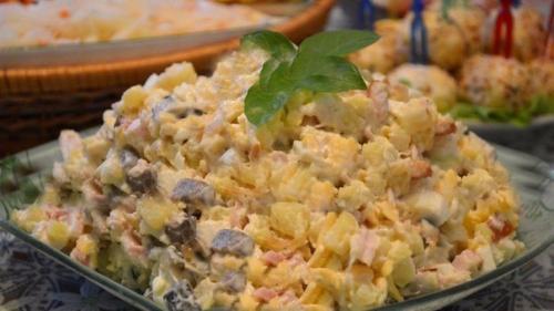 Салат с копченой курицей. 05 Салат с копченой курицей. 05