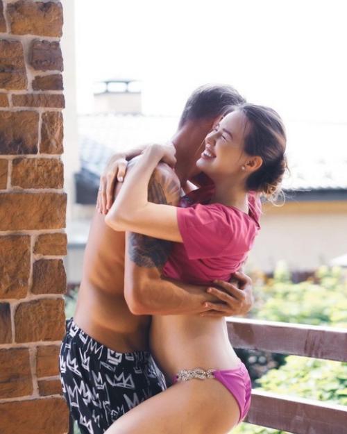 Анастасия Костенко и Дмитрий Тарасов поделились общими фото с новой фотосессии. 01