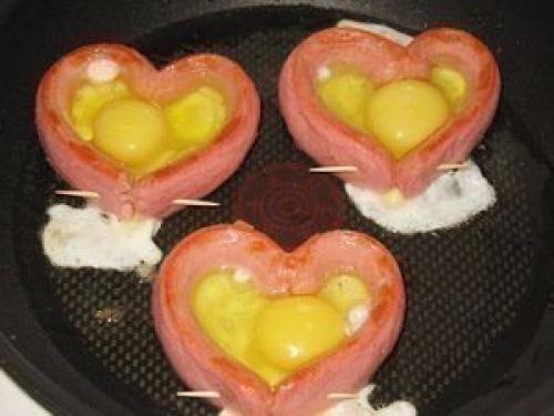 Яичница Сердце к завтраку. 04
