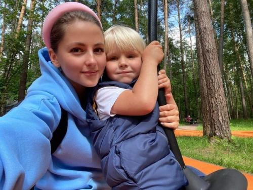 Вот такая простая Анна михайловская и хорошо выглядит! 04