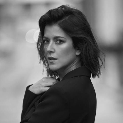 Анна кузина в 41 выглядит лучше, чем некоторые в 18. 02