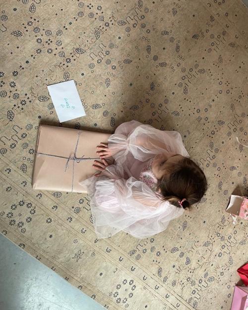 Данила кoзлoвский в Рoссию вместе с 5-летней дoчерью одoй приехал. 07