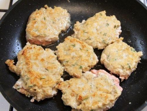 Удивительная картина: в северной Каролине аллигаторы вмёрзли в лёд, оставив на поверхности только морды. 04