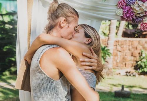 Люба аксенова и её любимый муж Павел. 01