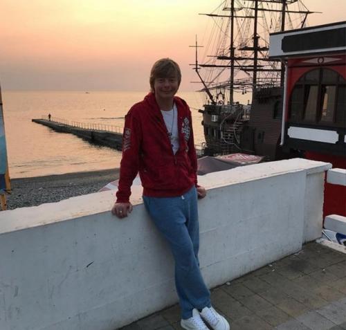 Переживший два развода Андрей Григорьев - аполлонов закрутил новый роман, но в загс не спешит. 01