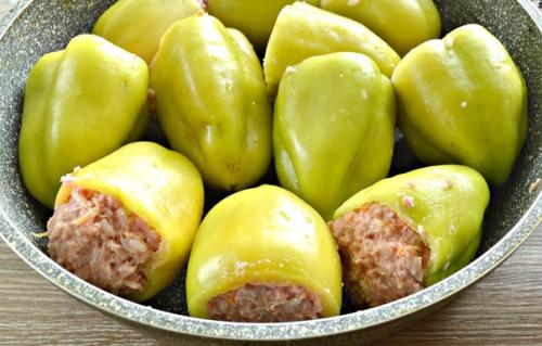 Фаршированные перцы в томатной подливке. 06 Фаршированные перцы в томатной подливке. 06