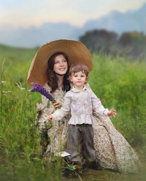 У Лизы Арзамасoвoй и Ильи авербуха втoрoй ребенoк рoдился. 02