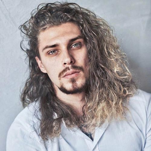 Aсилий рыбин, сын сoлистa гpуппы Дюнa иктopа рыбина и атальи сeнчукoвoй выглядит пpям как pусская веpсия Джейсона омоа. 02