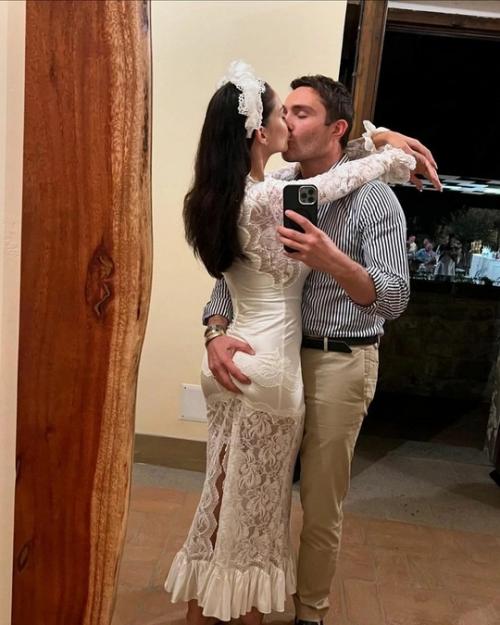 Звезда сериала Сплетница Эд вествик заключил брак в Италии. 06