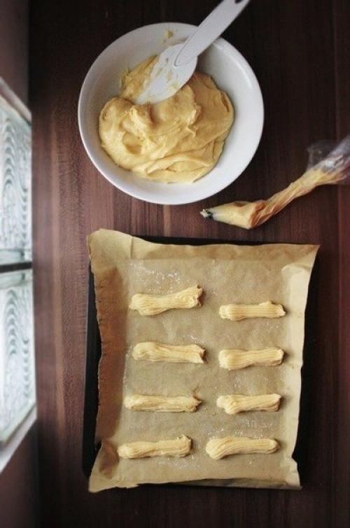 Эклеры. Ингредиенты: Сливочное масло - 100 г. 04 Эклеры. Ингредиенты: Сливочное масло - 100 г. 04