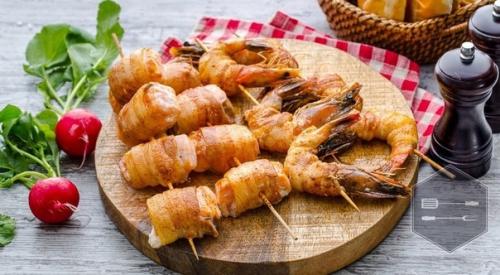 Рыбa и крeвeтки - гриль с бе оном.