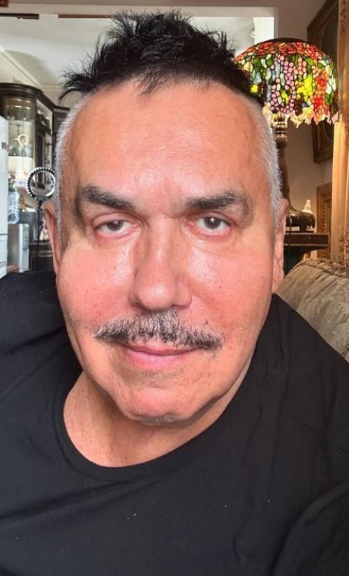 Станислав садальский резко раскритиковал тину канделаки за ее стильный образ на прощании с Александром масляковым. 01