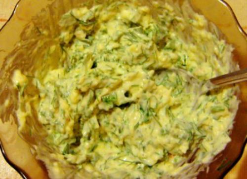 Рулет из кабачков с сыром и чесноком. 03