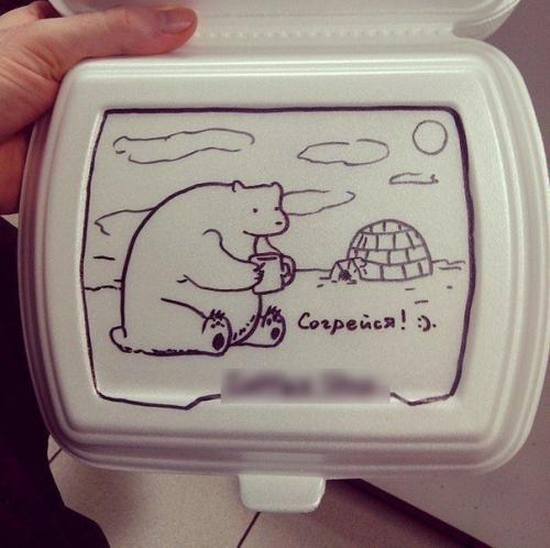 Работаю в кофейне.  Попросили написать Приятного Аппетита или приходите к нам ещё на ланчбоксах. 03