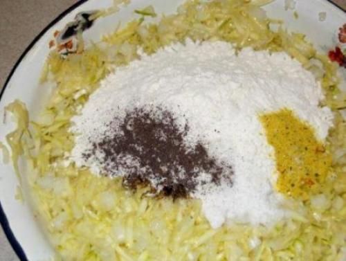 Рулет из кабачков с сыром и чесноком. 01