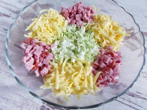 Салат из пекинской капусты с сухариками. 04