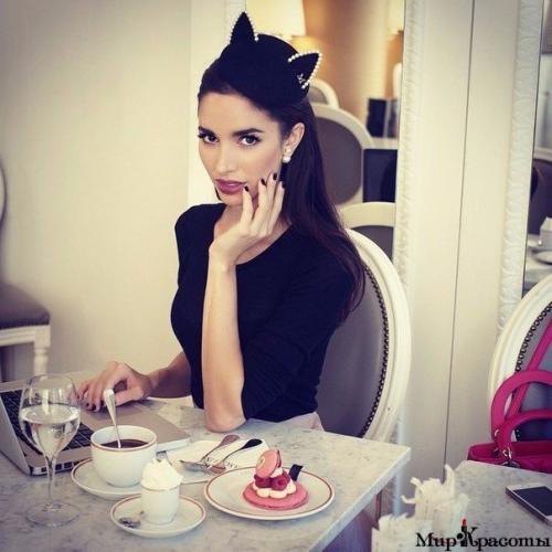 Я не принцесса - корона всё время … спадает. 