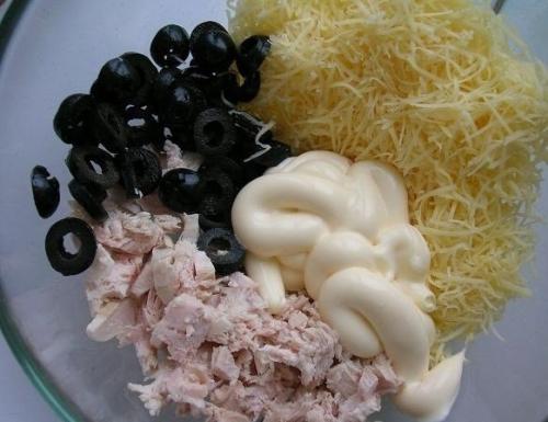 Салат Арбуз.  Для приготовления салата понадобятся следующие ингредиенты *: 01