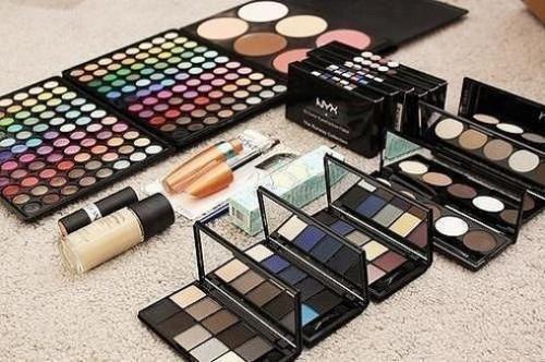 Советы, как хранить косметику: Советы, как хранить косметику: