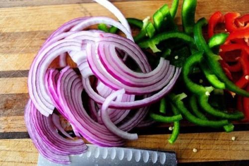 Мы готовим острую пасту с курицей. 01 Мы готовим острую пасту с курицей. 01