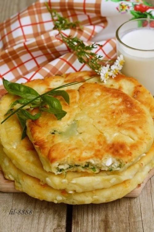 Сырные лепешки с разными начинками. Сырные лепешки с разными начинками.