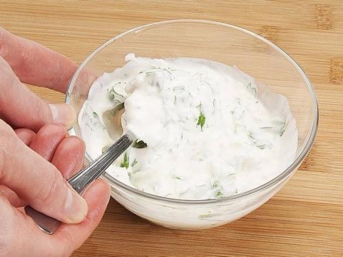 Печеночные оладьи в сметанном соусе. 03