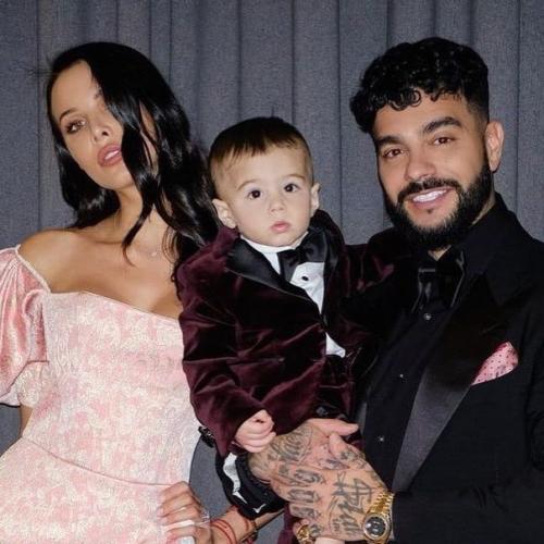 Пока в сети не утихают разговоры о предположительном романе Тимати с Александрой Дони, мы решили вспомнить всех его бывших девушек. 03